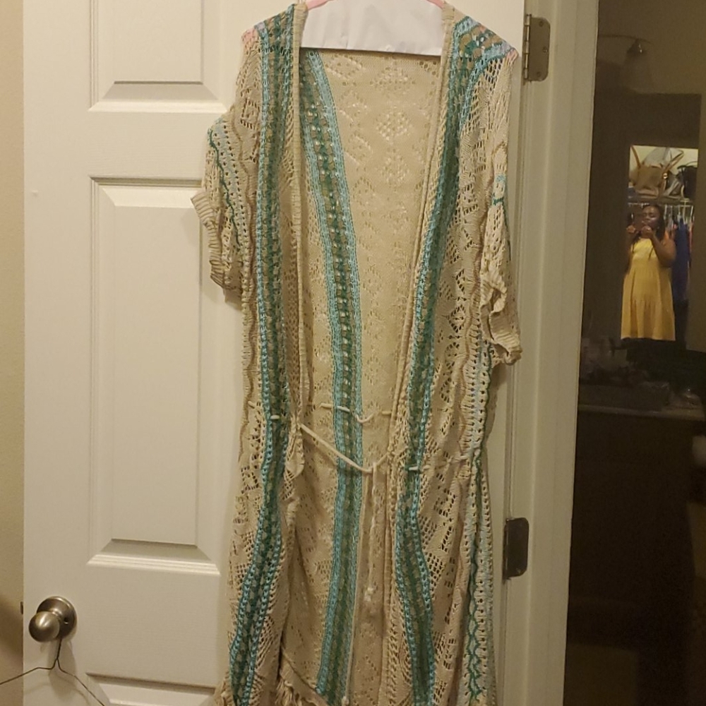 Short sleeve cardigan/sweater